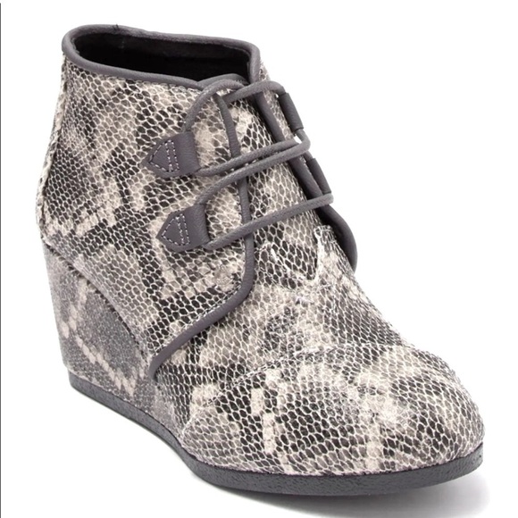 TOMS Lace up Ankle Wedge Booties - Picture 1 of 8